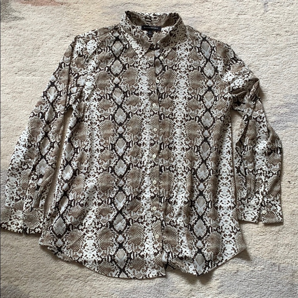 Banana republic snake print button down top